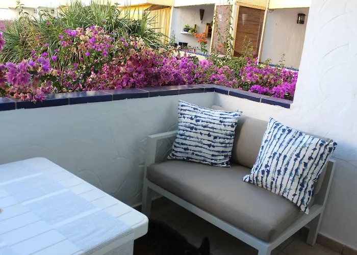 Bougainvillea Bamira Отель